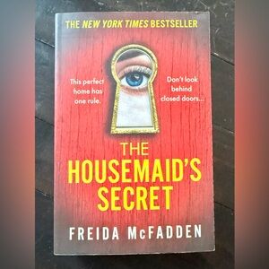 🔥4 for $30🔥📕🧡The Housemaid’s Secret by Freida McFadden🧡📕